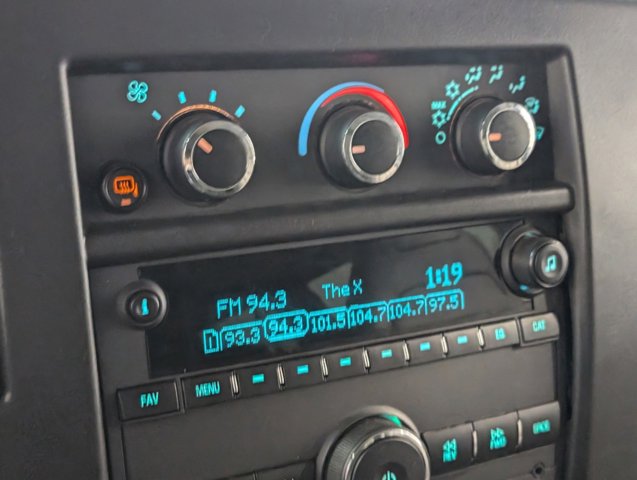 2022 Chevrolet Express Passenger temperature controls