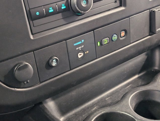 2022 Chevrolet Express Passenger controls