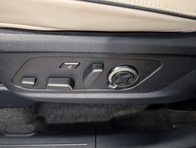 2023 Hyundai Palisade seat controls