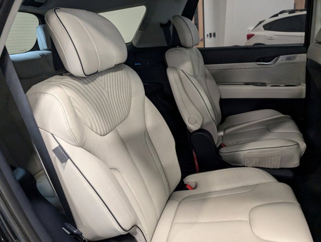 middle seating in 2023 Hyundai Palisade