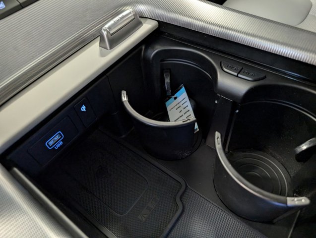 2023 Hyundai Palisade cupholders