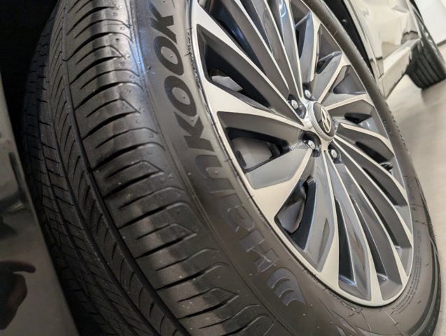 2023 Hyundai Palisade tire