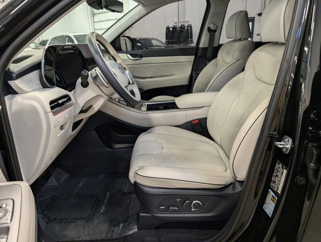 driver's seat of 2023 Hyundai Palisade