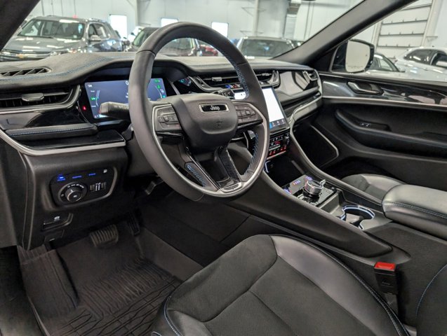 front seat of 2024 Jeep Grand Cherokee 4xe