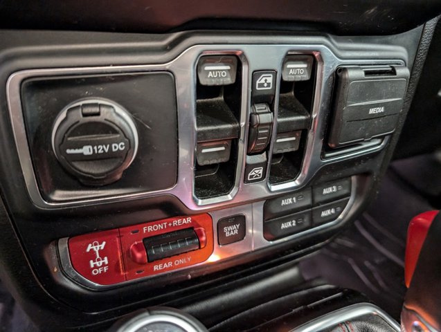 2019 Jeep Wrangler Unlimited four wheel control