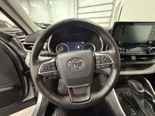 2022 Toyota Highlander XLE - Photo 9