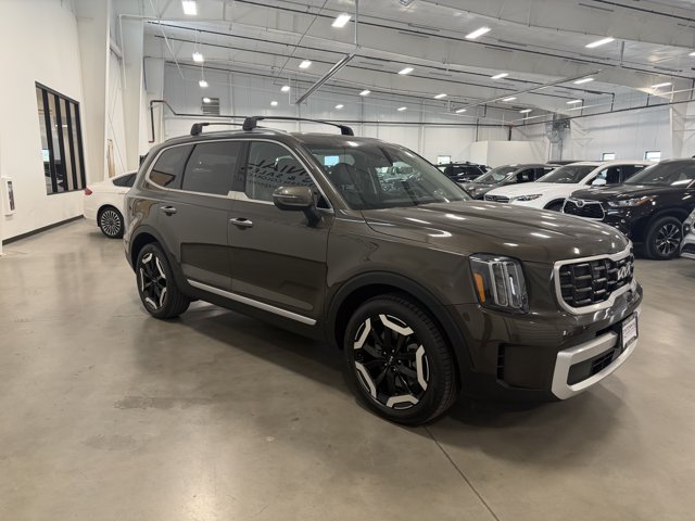 2025 Kia Telluride S - Photo 3