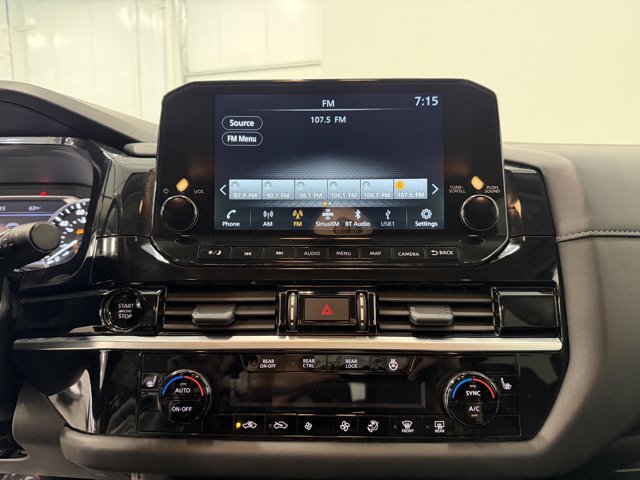 2025 Nissan Pathfinder SL - Photo 13