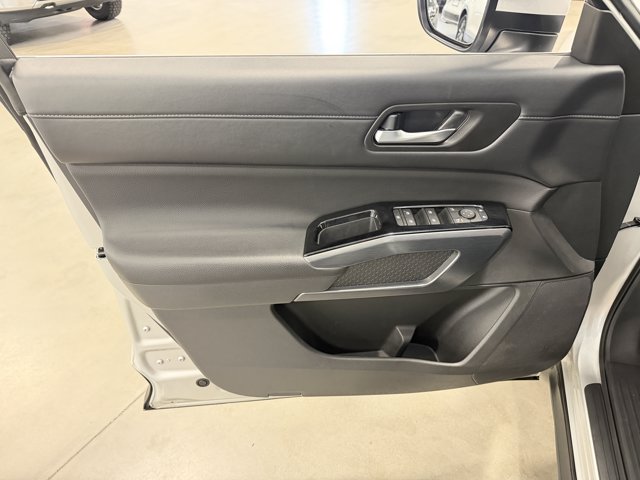 2025 Nissan Pathfinder SL - Photo 7